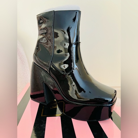 NIB Dolls Kill Lady GoDiva The Final Matrix Platform Ankle Boots Cortex in Black - Picture 1 of 10